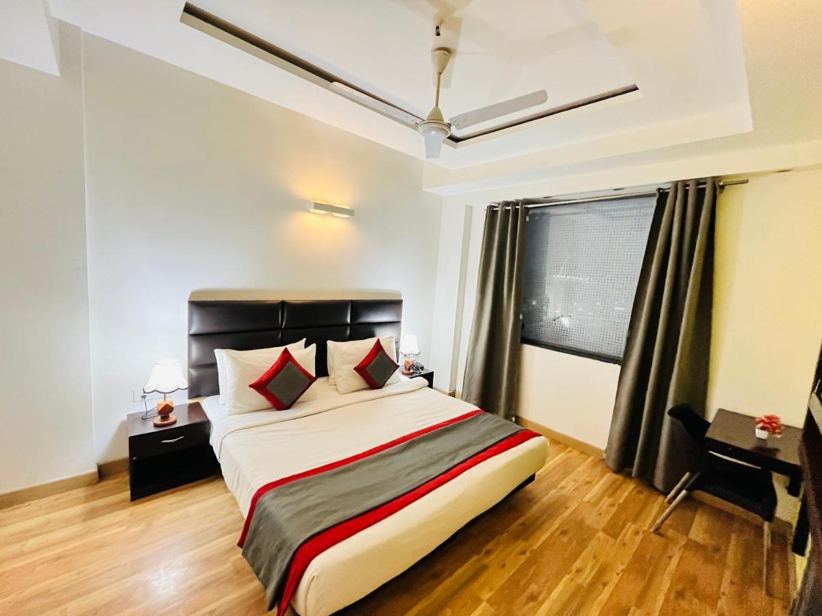 Hotel At Residency Kaushambi Couple Friendly Газиабад Екстериор снимка