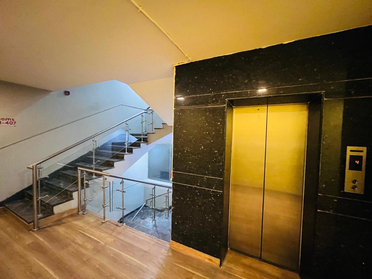 Hotel At Residency Kaushambi Couple Friendly Газиабад Екстериор снимка