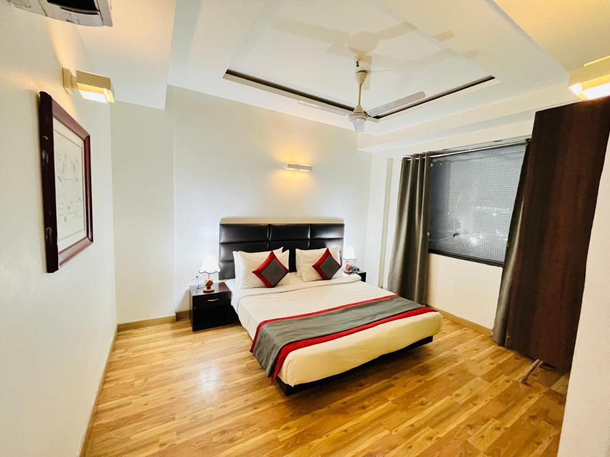 Hotel At Residency Kaushambi Couple Friendly Газиабад Екстериор снимка