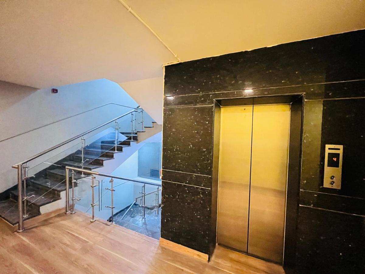 Hotel At Residency Kaushambi Couple Friendly Газиабад Екстериор снимка