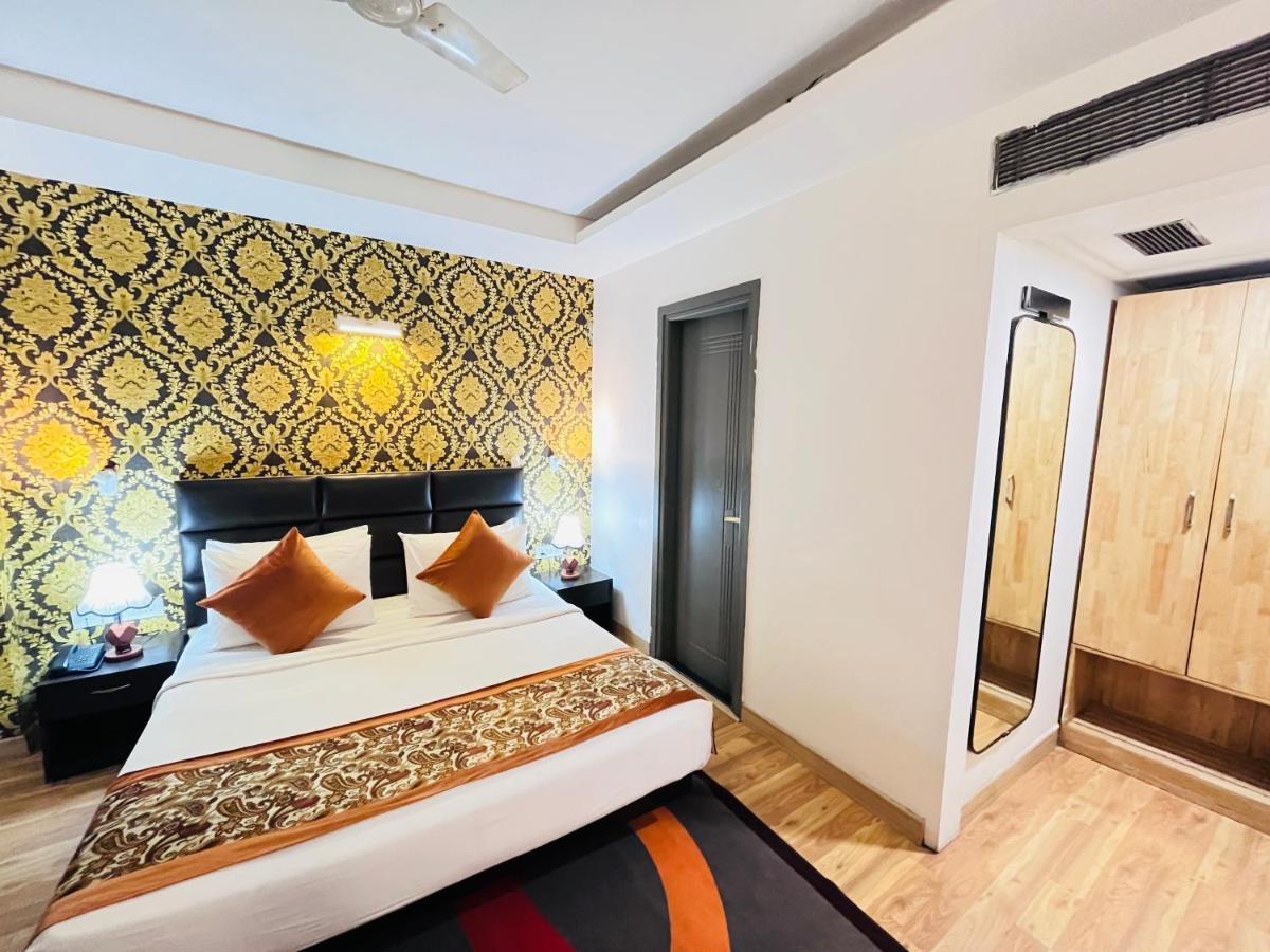 Hotel At Residency Kaushambi Couple Friendly Газиабад Екстериор снимка