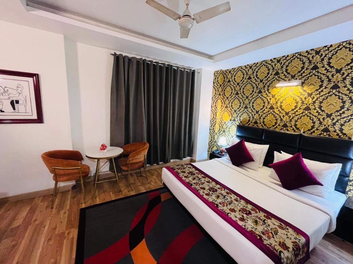 Hotel At Residency Kaushambi Couple Friendly Газиабад Екстериор снимка