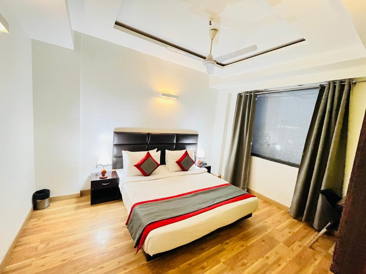 Hotel At Residency Kaushambi Couple Friendly Газиабад Екстериор снимка